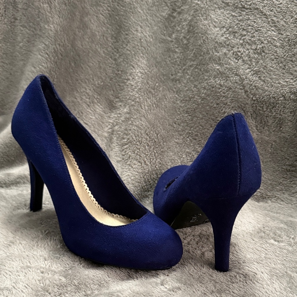 FIONI Clothing Navy Heels